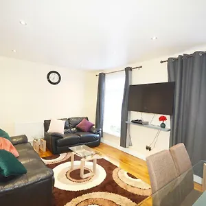 Modern 4 Bedroom Apartment